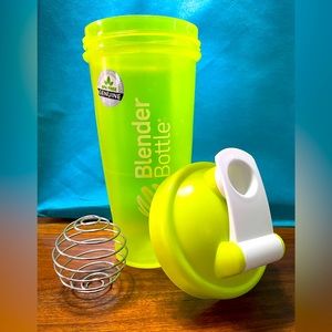 Blender Bottle. Neon yellow. Excellent condition.